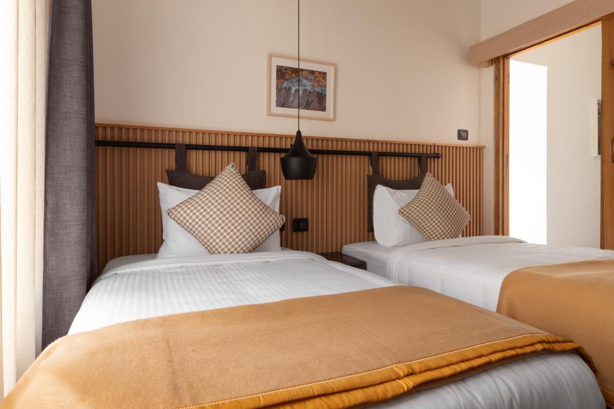 Hotel Dralha ティンプー エクステリア 写真