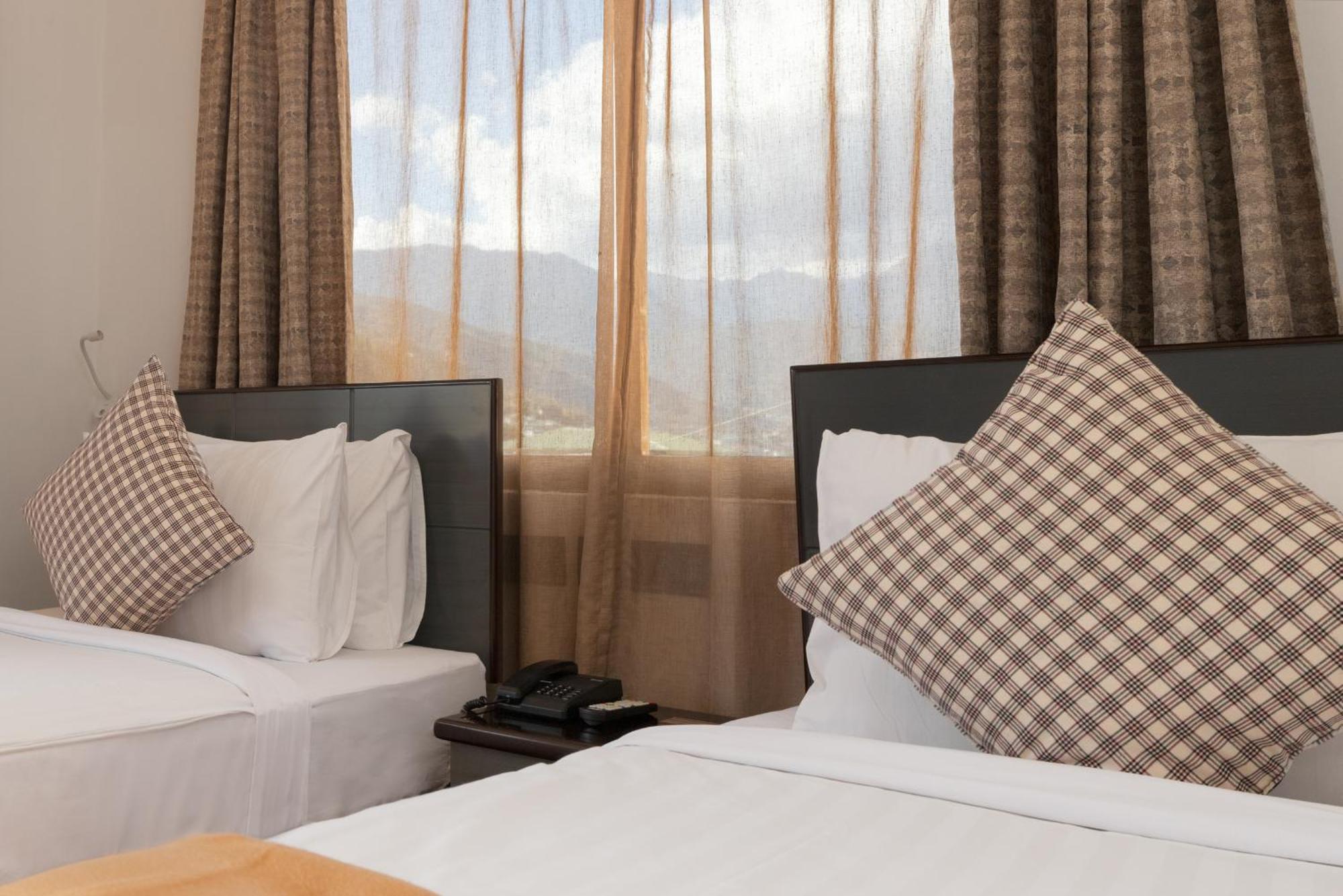 Hotel Dralha ティンプー エクステリア 写真